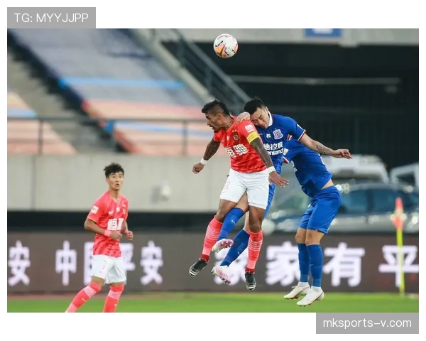 广州足球俱乐部阵容变动带来调整期,中前场战术还需磨合 广州足球俱乐部阵容变动带来调整期,中前场战术还需磨合